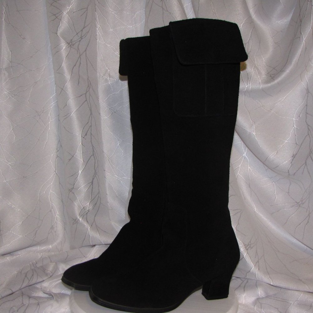 Newport News Size 10 Black Suede Boots